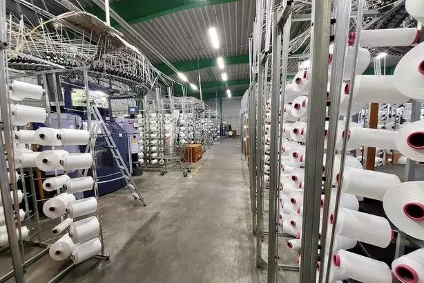 Blick in die Strickerei bei STS Textiles