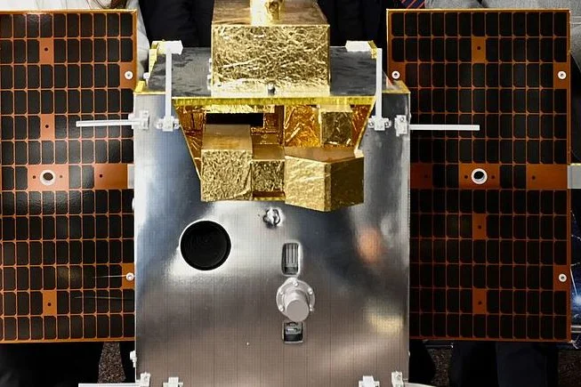 Teilansicht eines Satelliten