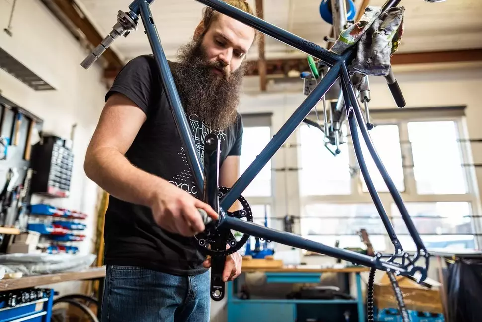 Mehr als 1000 Fahrräder verlassen die veloheld-Manufaktur pro Jahr - keine Massenproduktion eben. (Quelle: veloheld GmbH / Thomas Schlorke)