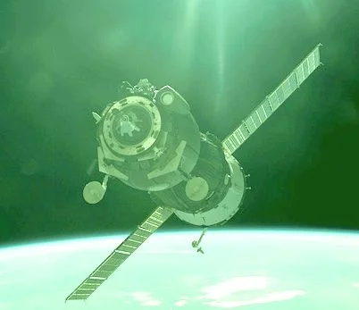 Satellit im Weltall, grün eingefärbt