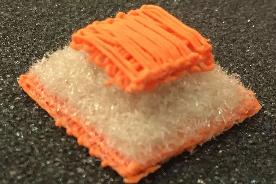 Das Institut für Textilmaschinenbau und textile Hochleistungswerkstofftechnik (ITM) der TU Dresden erforscht Bio- und Medizintextilien für u. a. Implantate (im Bild: ein textiles Scaffold)