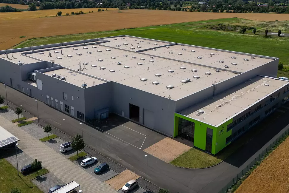 Das Werk von OPES Solar Mobility in Zwenkau bei Leipzig (Luftaufnahme)